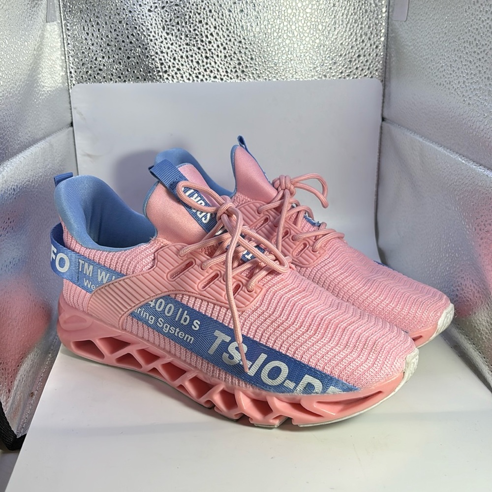 TS-10-DFO size 9 (40) in excellent condition pretty pink color